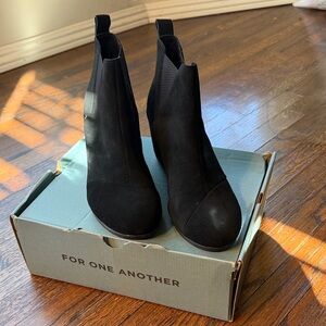 Toms Kelsey Black Ankle Boots